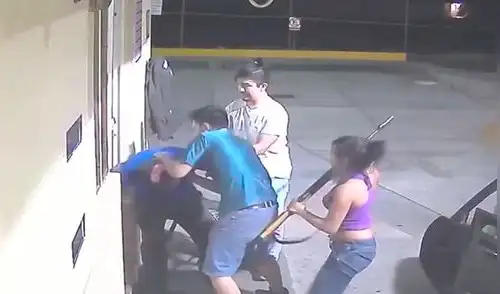 Facebook: Violento asalto a gasolinera fue dirigido por una mujer con rifle [VIDEO]