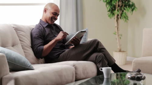 Página de cine para adultos ofrece dinero a usuarios que ven sus videos