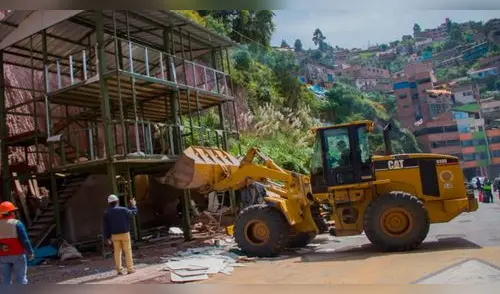 Demolieron infraestructura sin habilitación urbana en Cusco Demolieron infraestructura sin habilitación urbana en Cusco