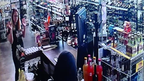 YouTube: ingresó a robar a licorería, estaba listo para escapar, y terminó baleado [VIDEO]