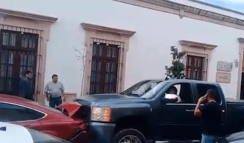 Lady Cheyene, la mujer que encontró a su esposo con amante en un carro y lo chocó [VIDEO]