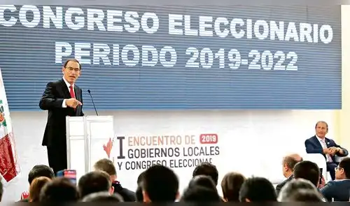 Antes de marzo, el Gobierno aumentará los sueldos de los alcaldes, afirmó Vizcarra 