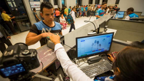 Fortalecen control migratorio de salida de peruanos por el CEBAF Huaquillas