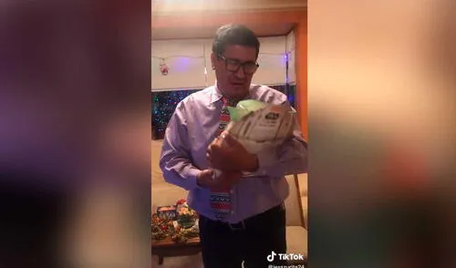TikTok viral: le regala muñeco de ‘Baby Yoda’ a su papá y este se emociona al abrirlo