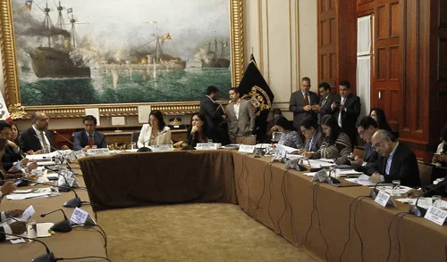 Congresista Rosas llama “promotor de la ideología de género” al ministro de Educación [VIDEO]