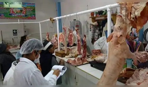 Huancayo: inspeccionan y capacitan a comerciantes de mercados en prácticas saludables Huancayo: inspeccionan y capacitan a comerciantes de mercados en prácticas saludables