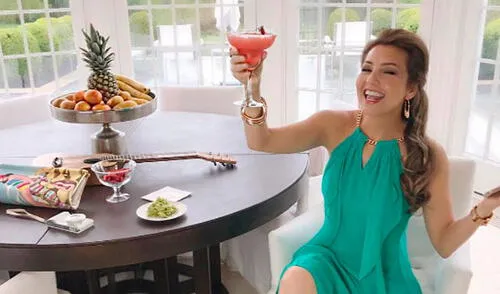 Thalía levantó polémica entre sus fans de Instagram tras publicar una inusual foto