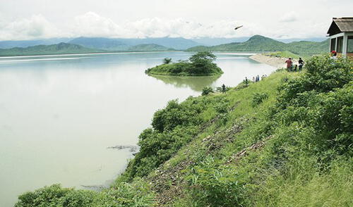 Lambayeque: río Olmos registra caudal histórico tras constantes lluvias Lambayeque: río Olmos registra caudal histórico tras constantes lluvias