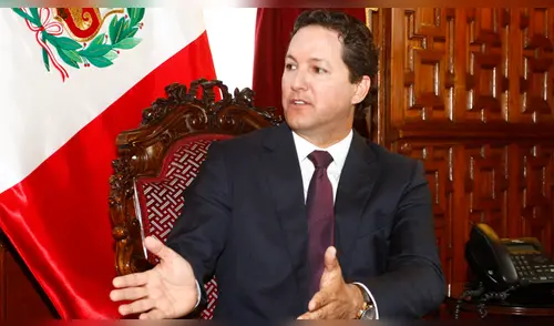 ¿Qué propone Daniel Salaverry en proyecto para eliminar semana de representación?