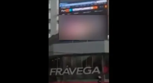 Argentina: hackean pantalla publicitaria y transmiten película porno [VIDEO]