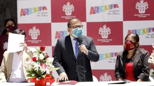 cuestionado. Alcalde Candia no quiso profundizar sobre los pagos indebidos que detectó la Contraloría.