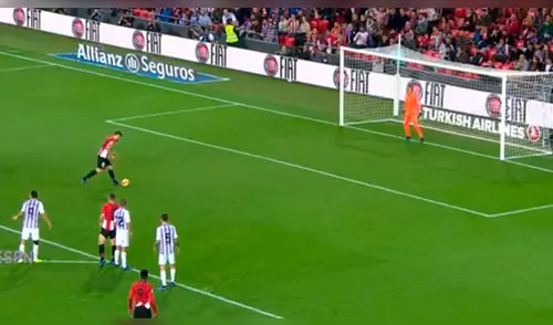 Jugador del Athletic Club sorprende al mundo tras ejecutar penal 'pie junto' [VIDEO]