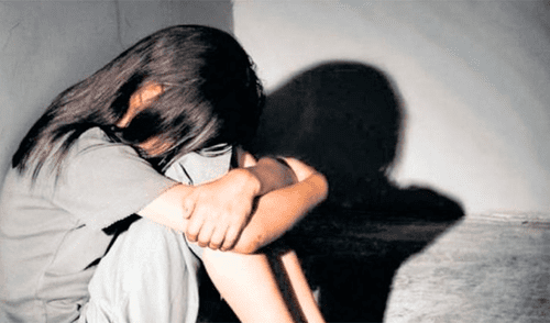 Niño sorprende a su padrastro abusando sexualmente de su hermana Niño sorprende a su padrastro abusando sexualmente de su hermana