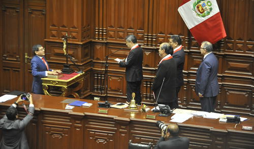 JNE entregó credenciales a los accesitarios y FP se acerca a la Mesa Directiva