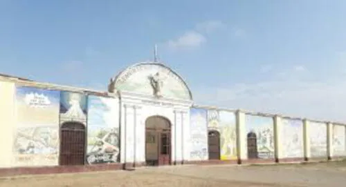 Familiares de difuntos piden respeto en campo santo. Familiares de difuntos piden respeto en campo santo.