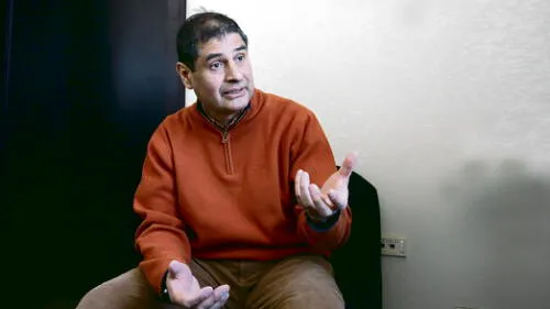 Ponencia. Renzo Honores dio una charla en octubre en la Universidad Católica San Pablo sobre su investigación del derecho.