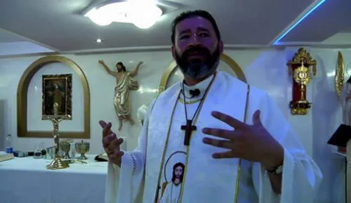 Cura colombiano acusado de violar menores de edad fallece en lectura de sentencia