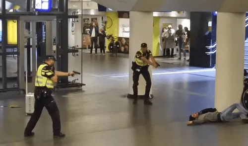 Holanda: afgano tenía 'motivos terroristas' en ataque a dos turistas en Ámsterdam