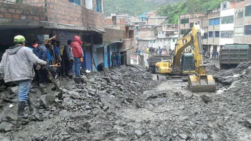 Amplían por 60 días estado de emergencia en tres distritos afectados por huaycos en Puno Amplían por 60 días estado de emergencia en tres distritos afectados por huaycos en Puno