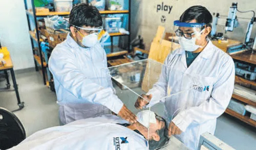 Protección. Cámara de aislamiento para evitar el contagio de los profesionales, especialistas o técnicos de la salud. UTEC y TECSUP desarrollan equipos médicos ante COVID-19