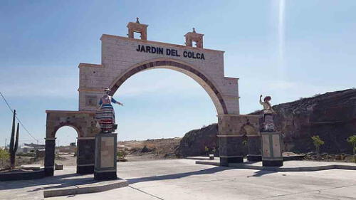 inversión cuestionada. El GRA construye una plaza cívica en esta asociación de vivienda.