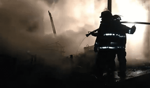 Callao: Incendio consume seis viviendas en Puerto Nuevo [VIDEO]