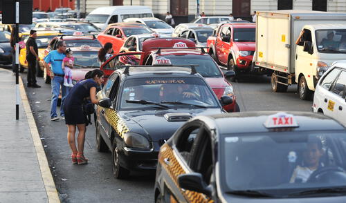 Luz Ámbar lanza #Hashtaxi para denunciar robos en taxis de Lima