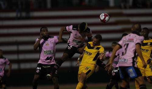 Rosados salvaron un punto ante el ‘Delfín’ Rosados salvaron un punto ante el ‘Delfín’