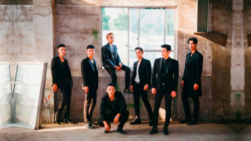 Click-B se formó en 1999 bajo DSP Media, se separaron en 2002.