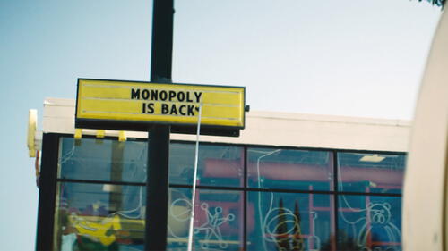 La miniserie-documental, ambientada en los años 90, relata la historia de una estafa a través de la cadena de comida rápida McDonald's. (Foto: HBO) La miniserie-documental, ambientada en los años 90, relata la historia de una estafa a través de la cadena de comida rápida McDonald's. (Foto: HBO)