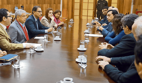 Kuczynski renuncia a la presidencia del partido político PPK