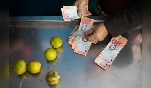 Venezuela: cada vez que sube el salario mínimo se puede comprar menos comida 