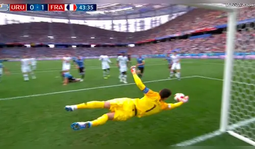 Uruguay vs Francia: sensacional atajada de Lloris tras remate de Martín Cáceres | VIDEO
