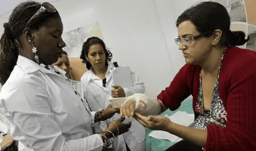 Médicos cubanos en Venezuela también huyen de la crisis 