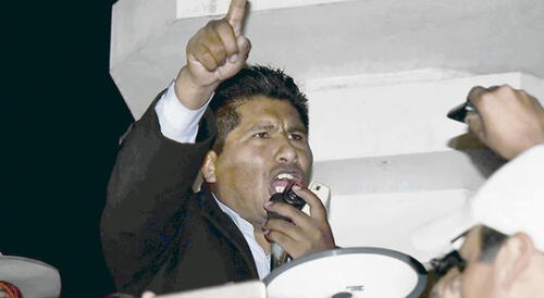 acéfalo. Gobernador de Puno está en la cárcel y el vicegobernador no puede firmar papeles, hasta que JNE se pronuncie. acéfalo. Gobernador de Puno está en la cárcel y el vicegobernador no puede firmar papeles, hasta que JNE se pronuncie.