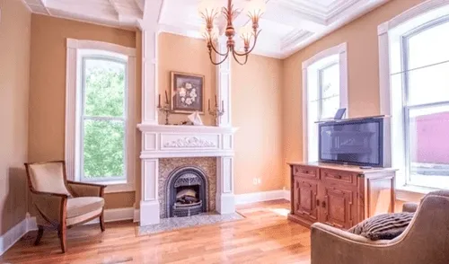 La insólita razón por la que una casa en EE.UU. tiene una cárcel privada en el sótano