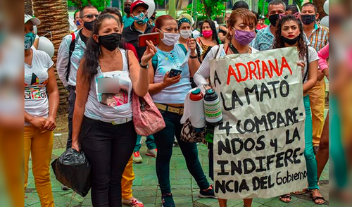 Cientos de personas se plantaron a las afueras del Ministerio de Trabajo para exigir un permiso para laborar. (Captura: Pulzo) Trabajo informal – Colombia – suicidio – muerte – coronavirus