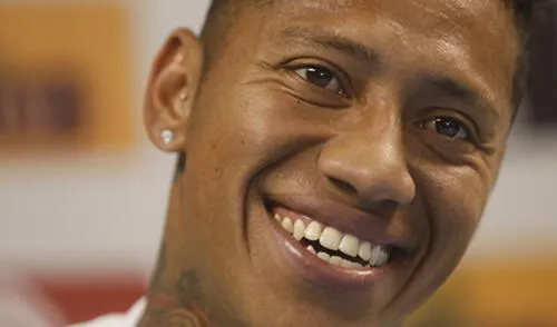 Ray Sandoval con una sonrisa de oreja a oreja porque encontró nuevo club muy pronto