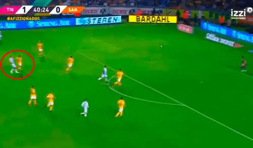 Tigres vs Santos Laguna: Julio Furch 'colgó' al arquero desde fuera del área [VIDEO]