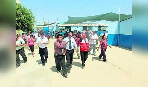 Docentes de institutos de las FFAA amenazan con huelga