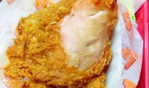 Facebook: Denuncian alimentos en mal estado en restaurante Popeyes de Real Plaza