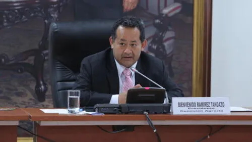 Mamani acusa a Bienvenido Ramírez de ofrecerle obras a cambio de votar contra la vacancia