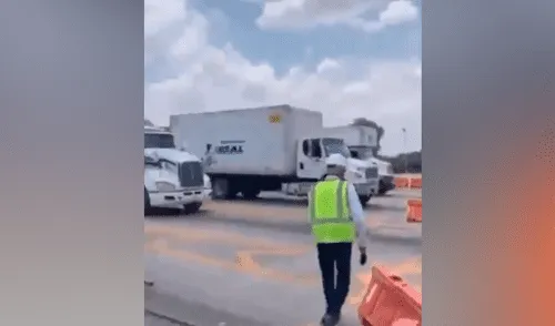 Desliza las imágenes para ver el bochornoso incidente protagonizado por estos jóvenes motociclistas. Foto: Captura/ YouTube Desliza las imágenes para ver el bochornoso incidente protagonizado por estos jóvenes motociclistas. Foto: Captura/ YouTube