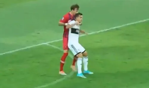 El futbolista venezolano mordió a su rival durante el clásico paraguayo entre Olimpia y Cerro Porteño. Foto: Captura de video. El futbolista venezolano mordió a su rival durante el clásico paraguayo entre Olimpia y Cerro Porteño. Foto: Captura de video.