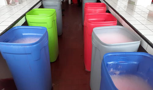 Trujillo: UNT elaboró los primeros mil litros de jabón líquido contra el coronavirus Trujillo: UNT elaboró los primeros mil litros de jabón líquido contra el coronavirus