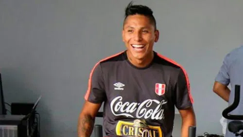 Raul Ruidíaz inicia juego con fans y deja divertido mensaje sobre el VAR