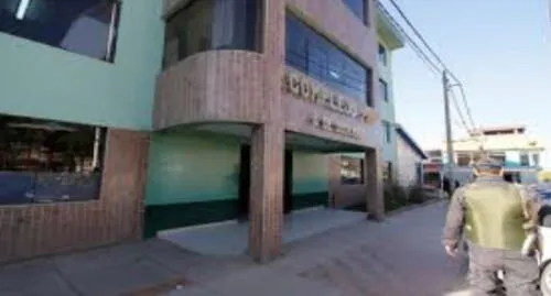 Detienen a dos sujetos que estornudaban y tosían delante de transeúntes en Cusco Detienen a dos sujetos que estornudaban y tosían delante de transeúntes en Cusco