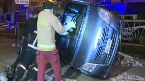 Las tres personas que viajaban en ambos vehículos no resultaron heridas.