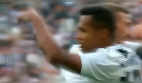 Juventus vs Fiorentina: Alex Sandro se lanzó de ‘palomita’ y decretó el 1-1 [VIDEO]