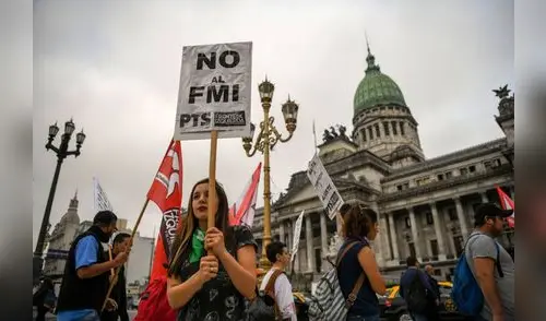 Economía Argentina se desplomó 4,2 % en segundo trimestre